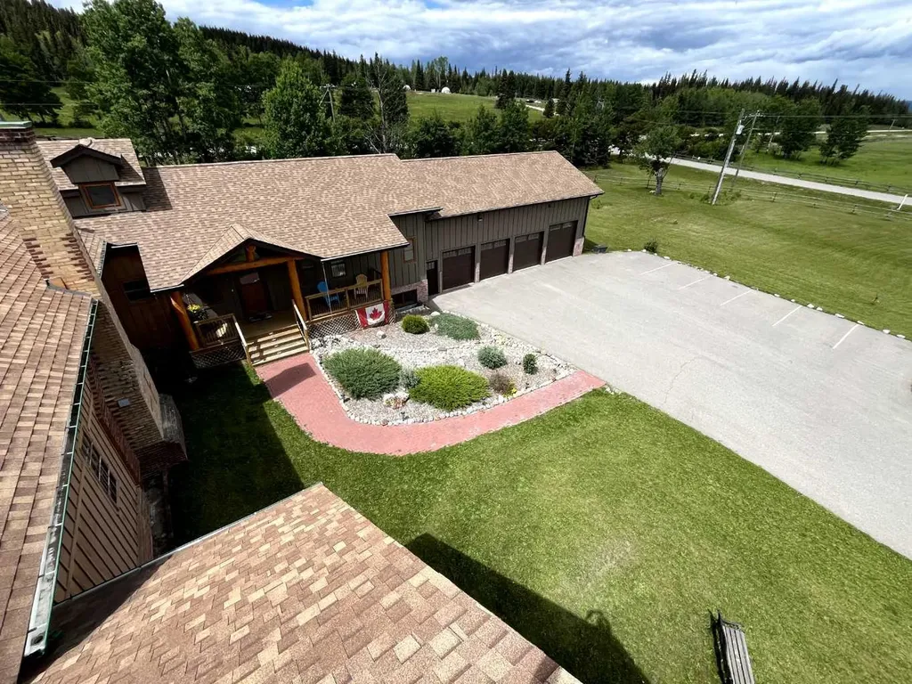 50409A Highway 16 Rural Yellowhead County AB T7V 1X4