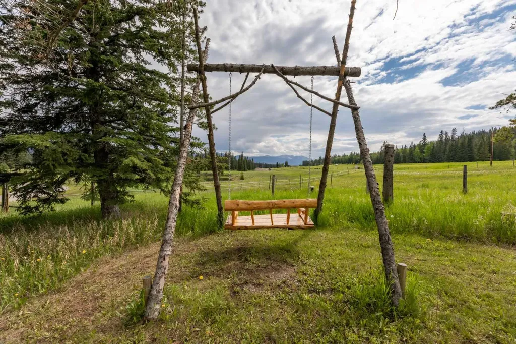 50409A Highway 16 Rural Yellowhead County AB T7V 1X4
