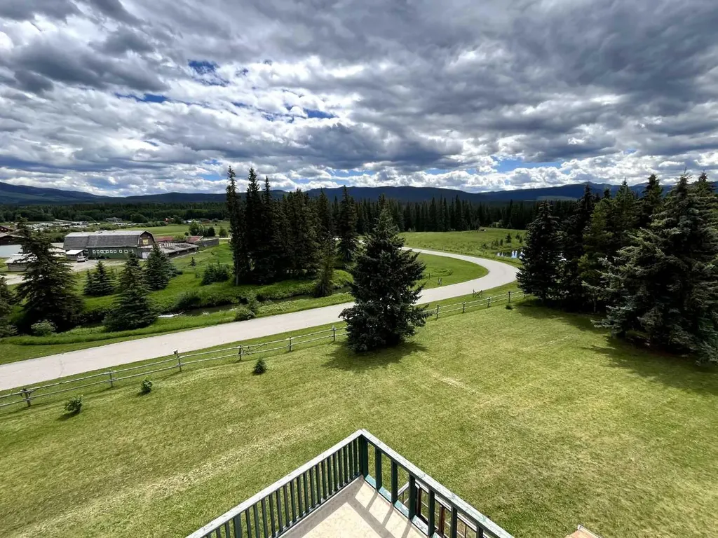 50409A Highway 16 Rural Yellowhead County AB T7V 1X4