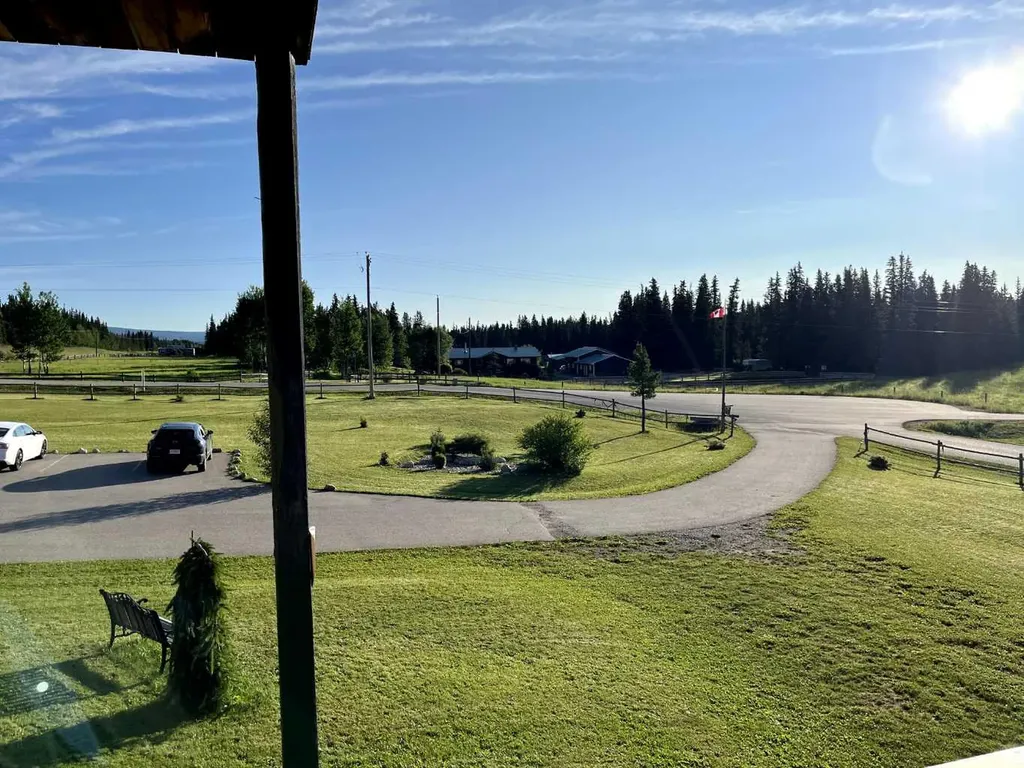 50409A Highway 16 Rural Yellowhead County AB T7V 1X4