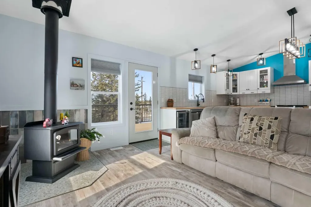 32537B Highway 760 Highway Rural Mountain View County AB T0M 1X0
