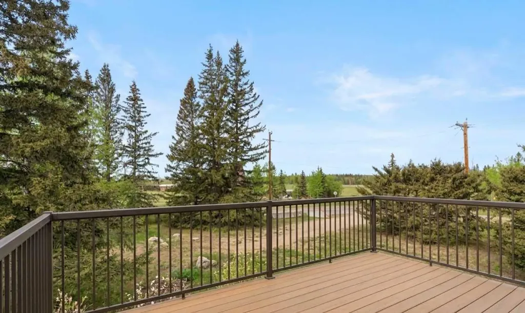 32537B Highway 760 Highway Rural Mountain View County AB T0M 1X0