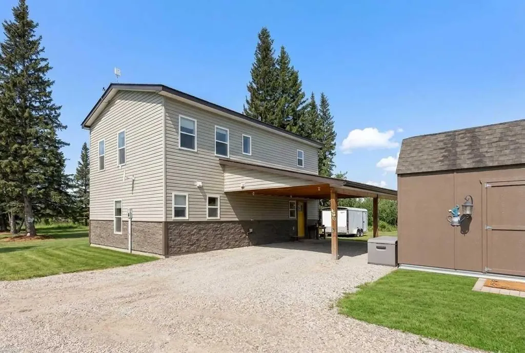 32537B Highway 760 Highway Rural Mountain View County AB T0M 1X0