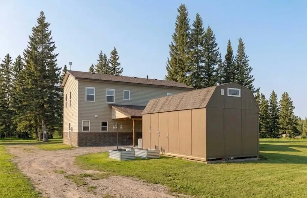 32537B Highway 760 Highway Rural Mountain View County AB T0M 1X0