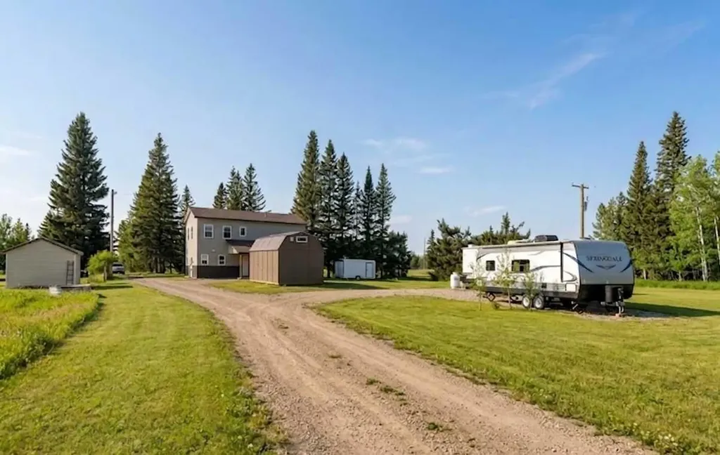 32537B Highway 760 Highway Rural Mountain View County AB T0M 1X0