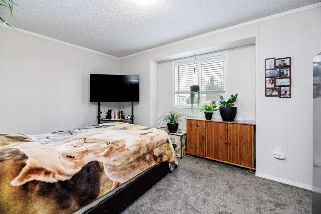 4922 Womacks Road Blackfalds AB T0M 0J0
