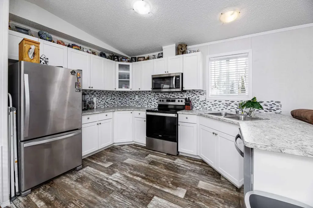 4922 Womacks Road Blackfalds AB T0M 0J0