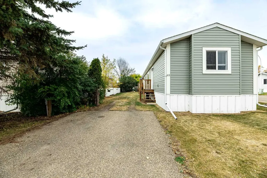 4922 Womacks Road Blackfalds AB T0M 0J0