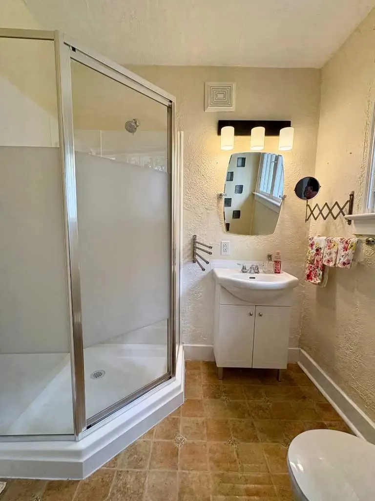 1407 4 Avenue S Lethbridge AB T1J 0R6