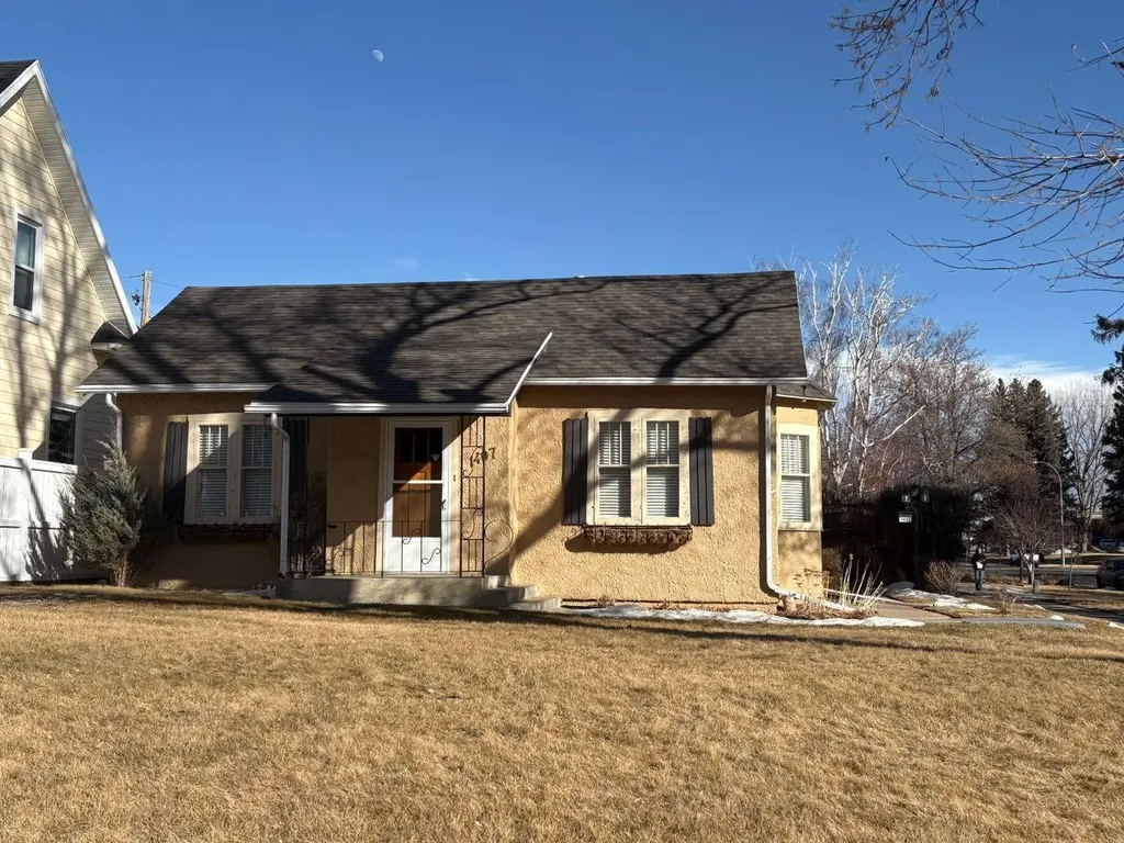 1407 4 Avenue S Lethbridge AB T1J 0R6