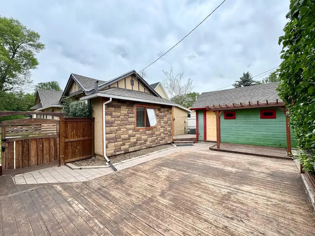 1407 4 Avenue S Lethbridge AB T1J 0R6