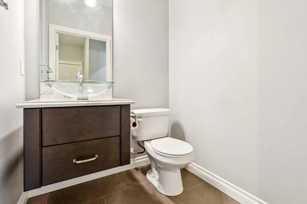 383 Evansglen Drive NW Calgary AB T3P0P1