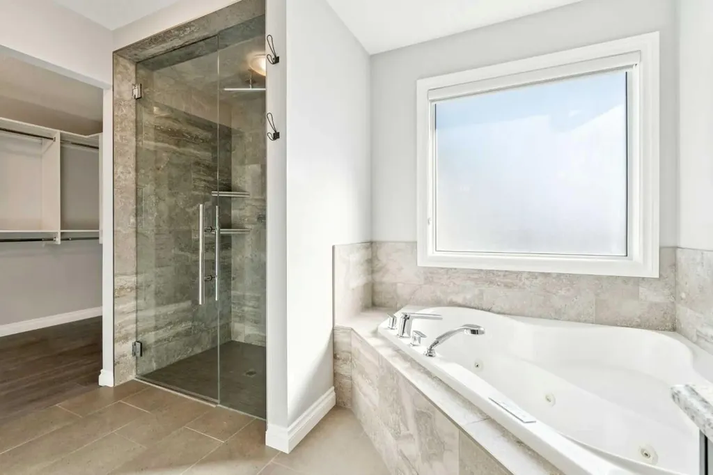 383 Evansglen Drive NW Calgary AB T3P0P1