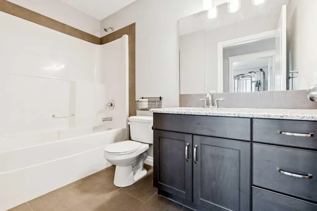 383 Evansglen Drive NW Calgary AB T3P0P1