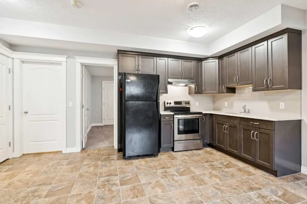 383 Evansglen Drive NW Calgary AB T3P0P1