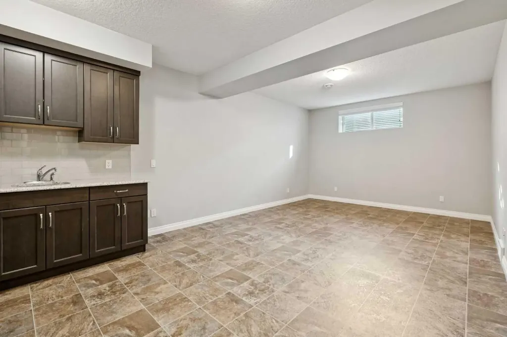 383 Evansglen Drive NW Calgary AB T3P0P1