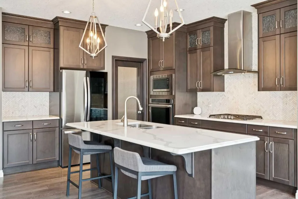 383 Evansglen Drive NW Calgary AB T3P0P1