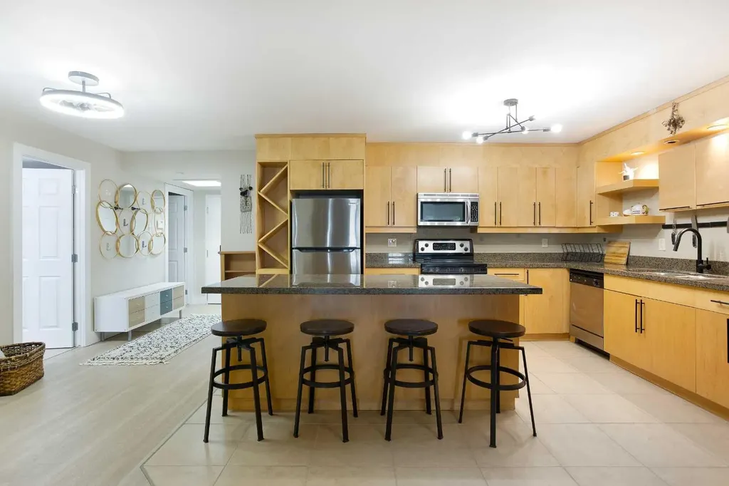350 4 Avenue NE Calgary AB T2E 0J3