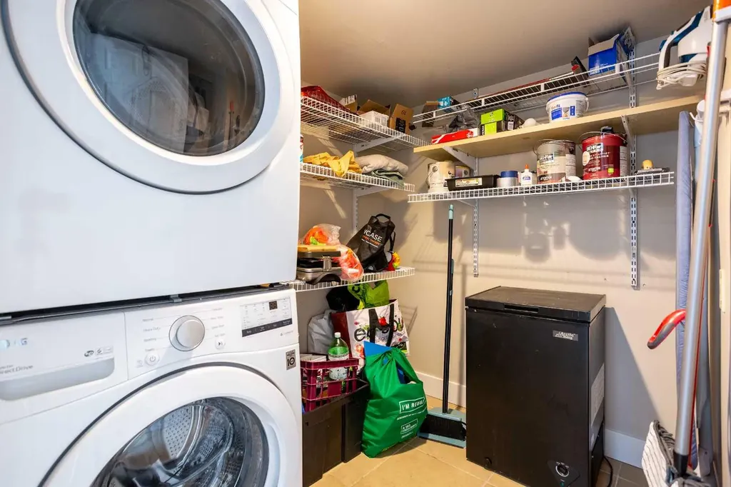 350 4 Avenue NE Calgary AB T2E 0J3