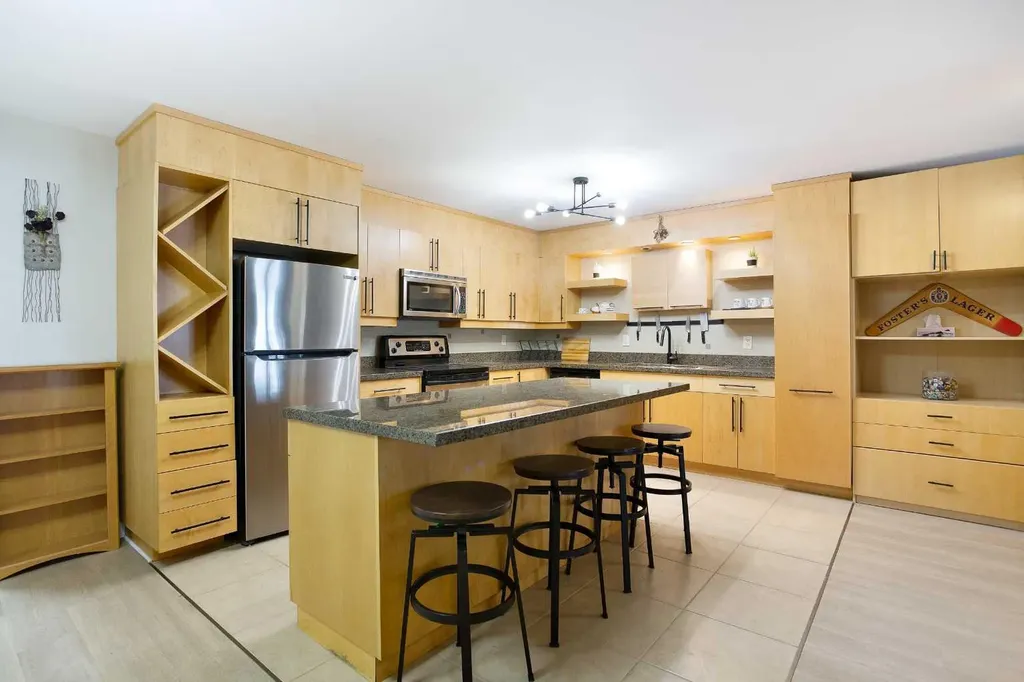 350 4 Avenue NE Calgary AB T2E 0J3