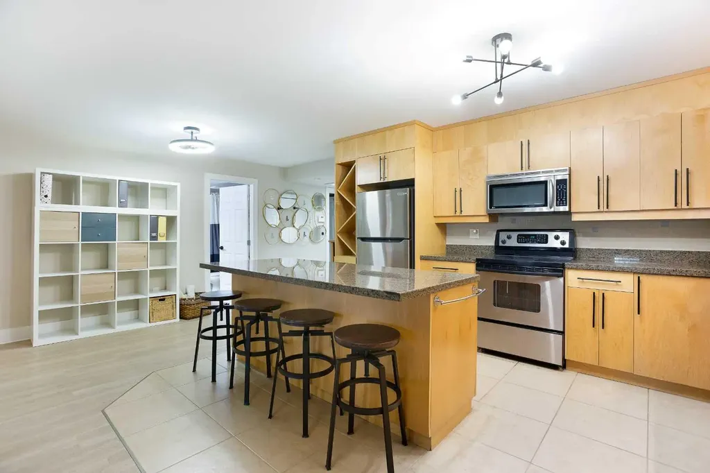 350 4 Avenue NE Calgary AB T2E 0J3