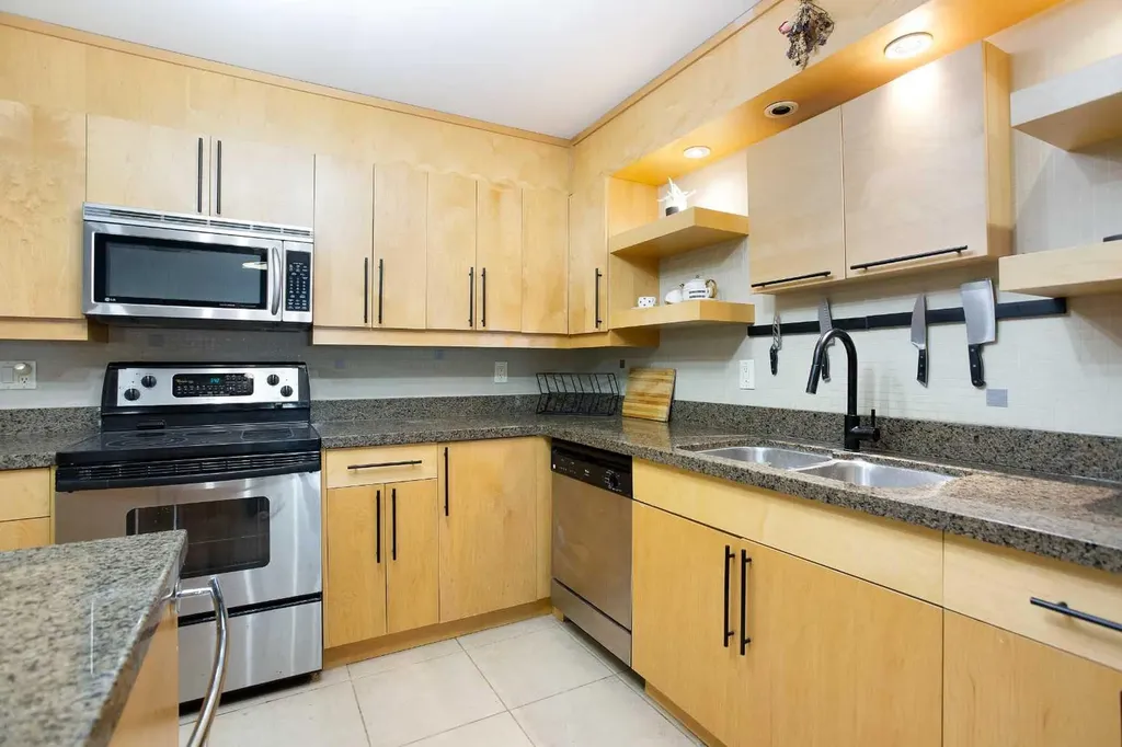 350 4 Avenue NE Calgary AB T2E 0J3