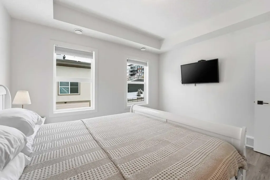 2117 81 Street SW Calgary AB T3H 6H5