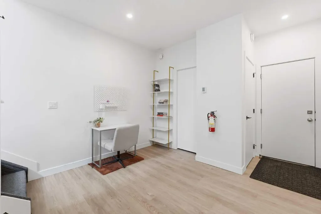 2117 81 Street SW Calgary AB T3H 6H5