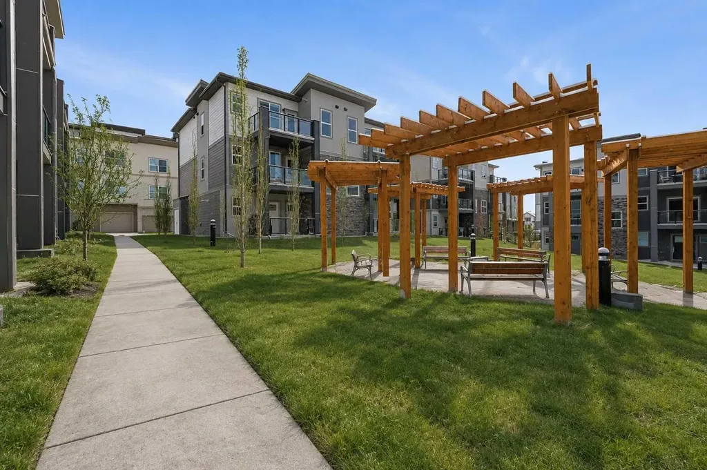 2117 81 Street SW Calgary AB T3H 6H5
