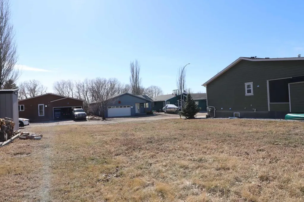 663 Lakeside Drive Rural Vulcan County AB T0L 0R0