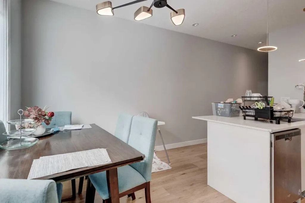 408 27 Avenue NE Calgary AB T2E 2A4