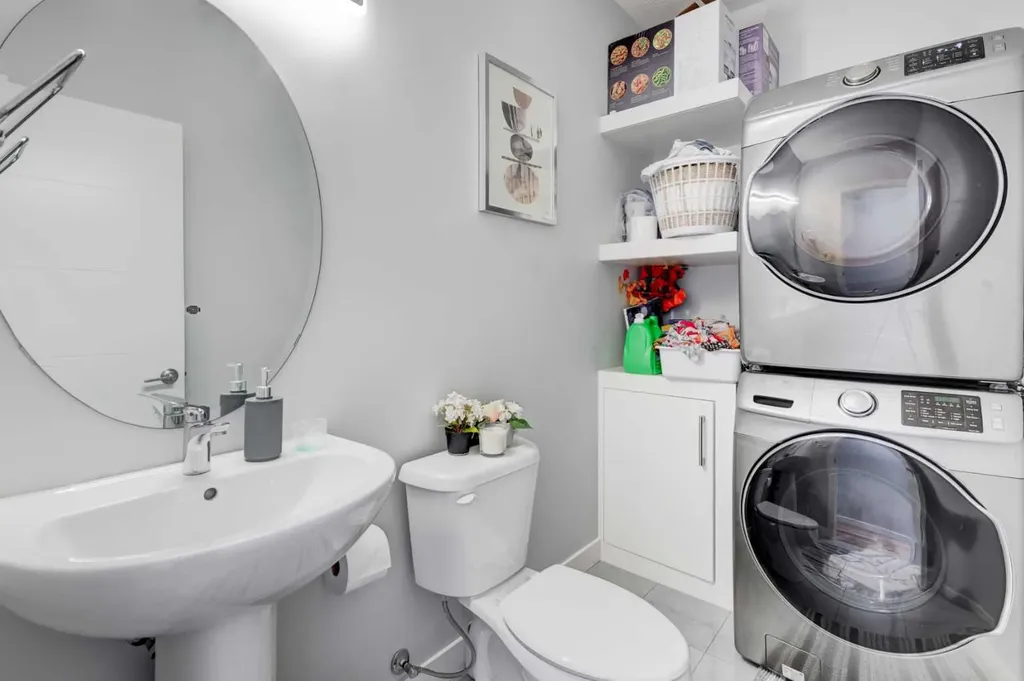 408 27 Avenue NE Calgary AB T2E 2A4