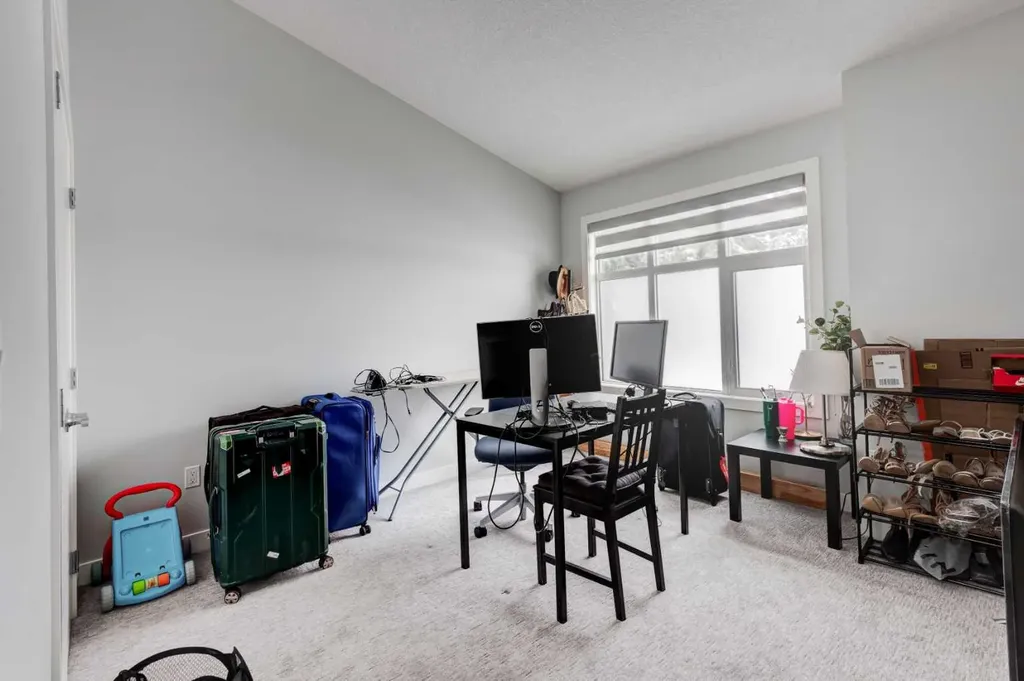408 27 Avenue NE Calgary AB T2E 2A4