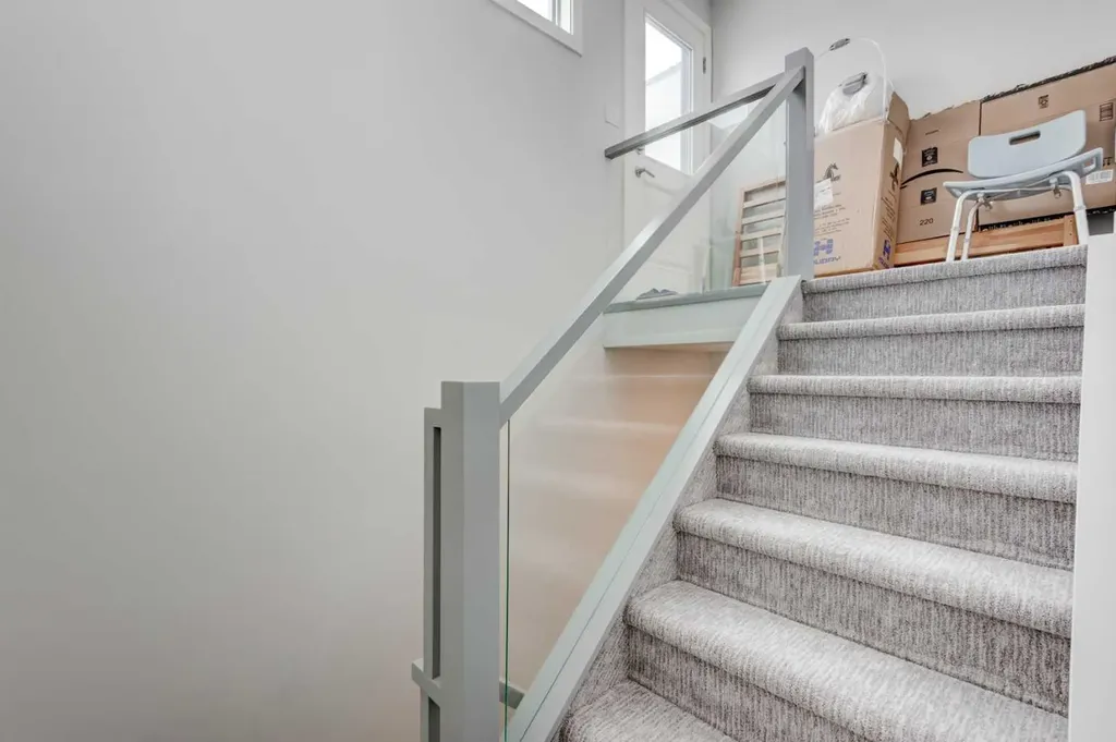 408 27 Avenue NE Calgary AB T2E 2A4