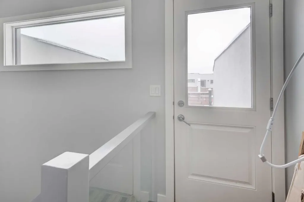 408 27 Avenue NE Calgary AB T2E 2A4