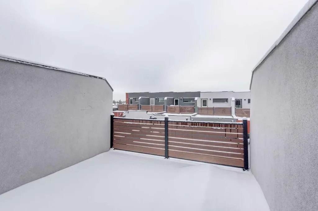 408 27 Avenue NE Calgary AB T2E 2A4
