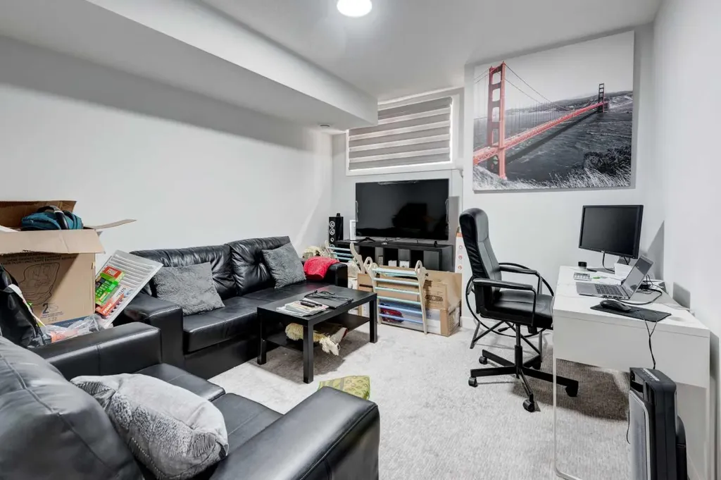 408 27 Avenue NE Calgary AB T2E 2A4