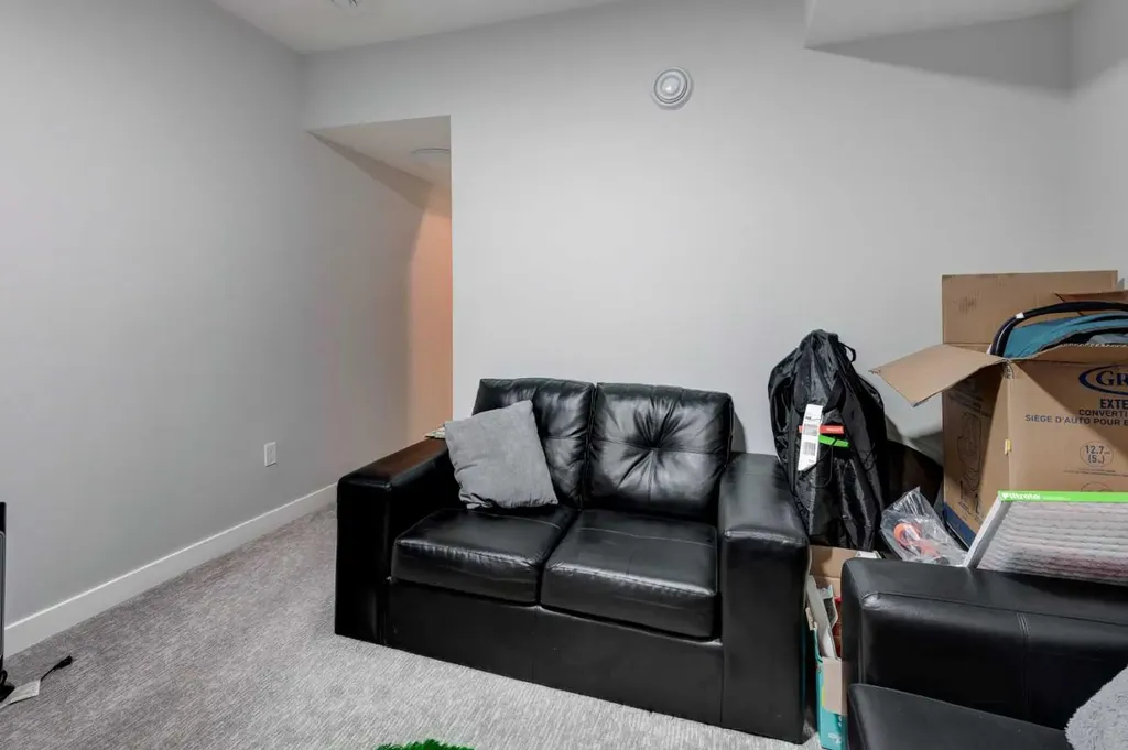 408 27 Avenue NE Calgary AB T2E 2A4