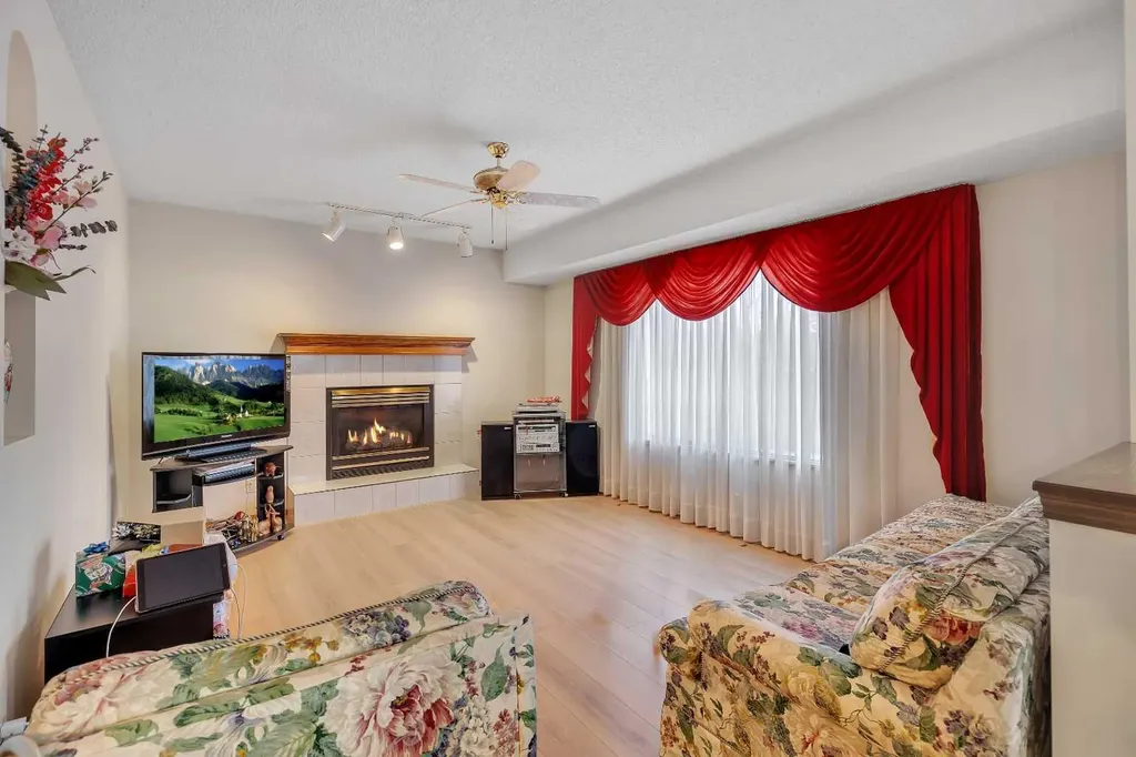 133 Riverview Park SE Calgary AB T2C 4A1