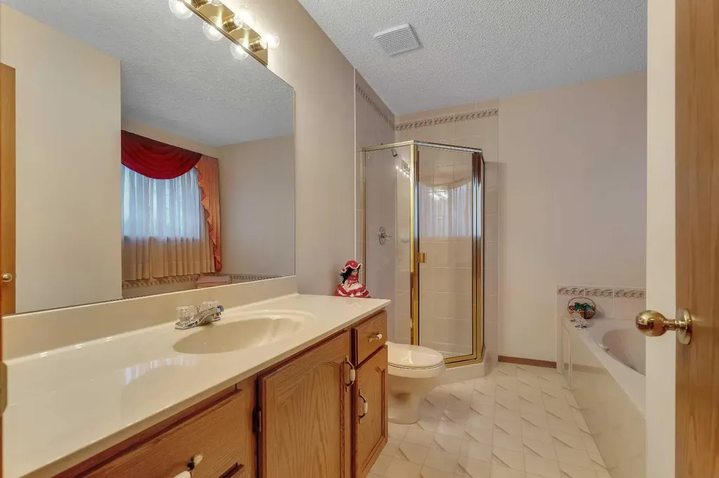 133 Riverview Park SE Calgary AB T2C 4A1