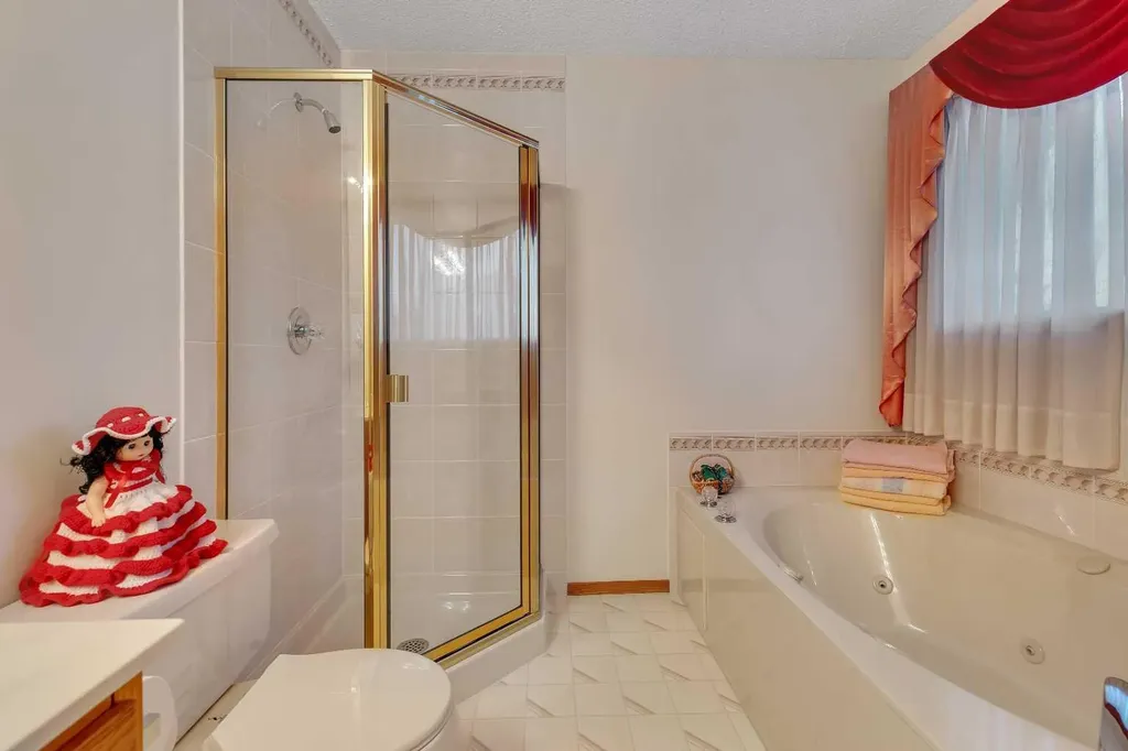 133 Riverview Park SE Calgary AB T2C 4A1