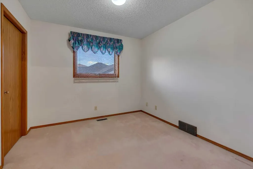 133 Riverview Park SE Calgary AB T2C 4A1