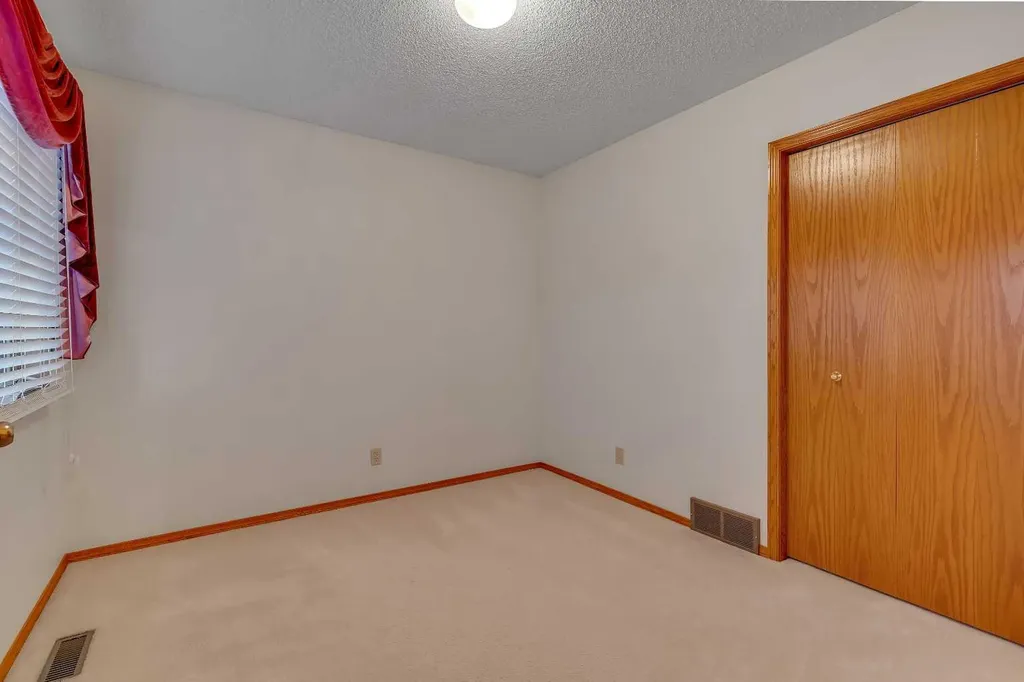 133 Riverview Park SE Calgary AB T2C 4A1