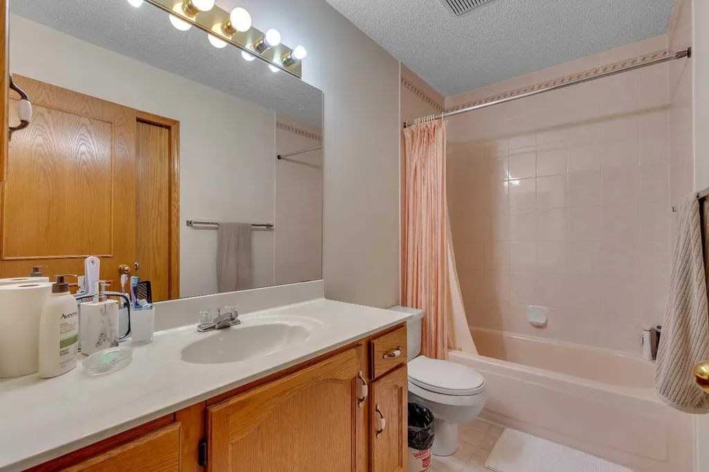 133 Riverview Park SE Calgary AB T2C 4A1