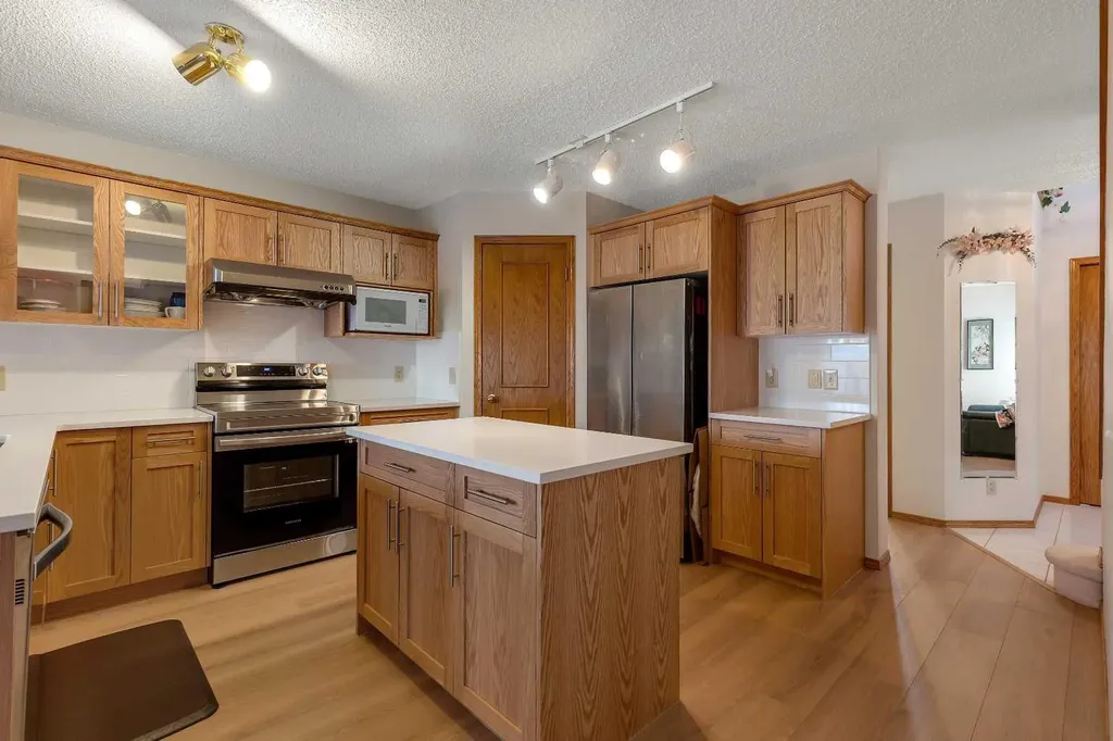 133 Riverview Park SE Calgary AB T2C 4A1