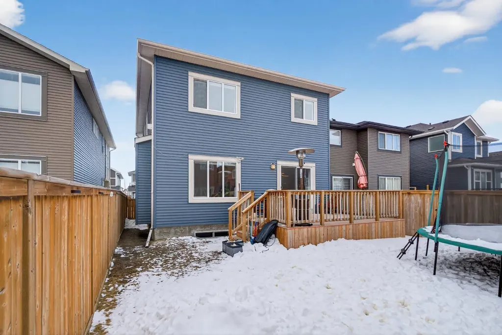 908 Midtown Avenue SW Airdrie AB T4B 4V8