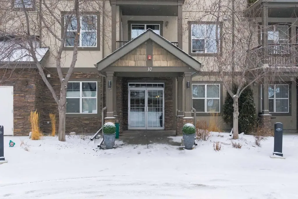 37 Prestwick Drive SE Calgary AB T2Z 4Z2