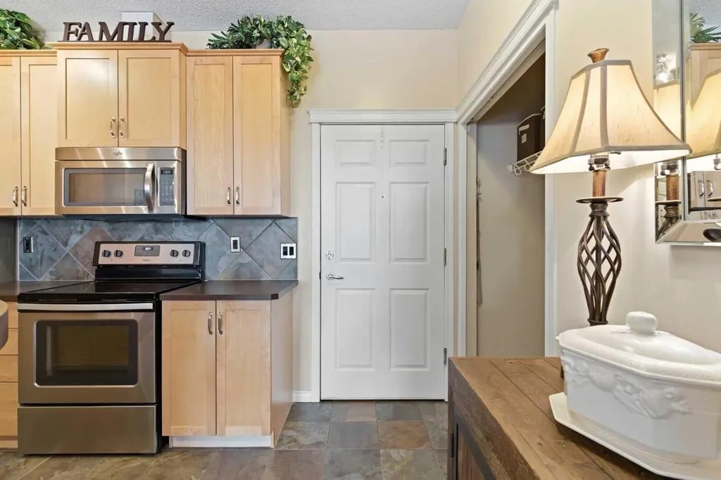 37 Prestwick Drive SE Calgary AB T2Z 4Z2