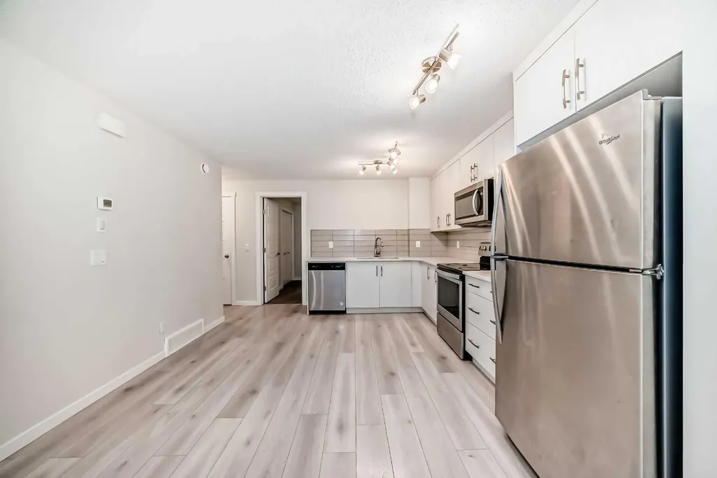 152 Cranbrook Square SE Calgary AB T3M3E3