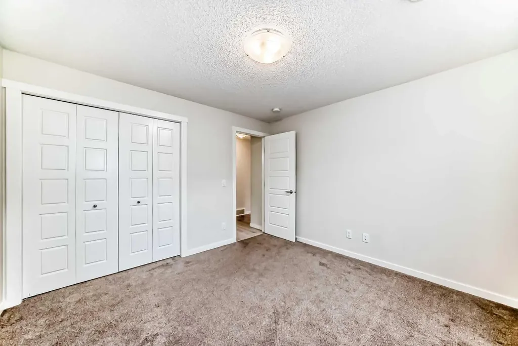 152 Cranbrook Square SE Calgary AB T3M3E3